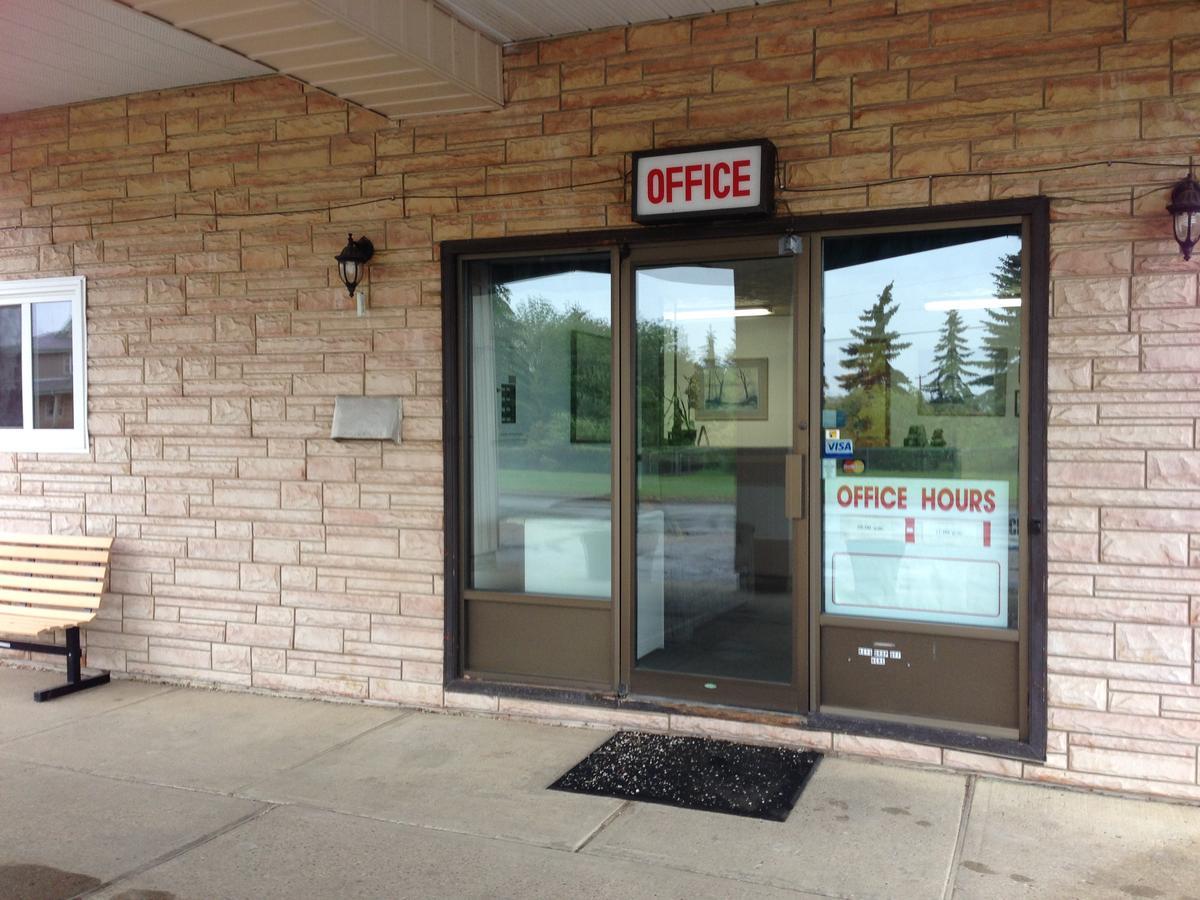 Plains Motor Inn Stettler Zewnętrze zdjęcie